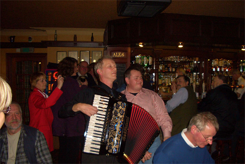 Album: Scozia 2005 - Descrizione: L'interno del " The redgarth" pub,che birra ragazzi !!