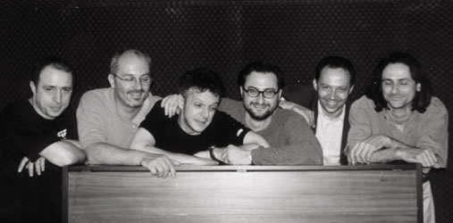 Album: Max De Aloe - Descrizione: Realizzazione del disco "La Danza di Matisse" Da sinistra: Angelo Corvino, Luciano Zadro,  Massimo Moriconi, Max De Aloe, Gianfranco Calvi, Roberto Piccolo, 1999